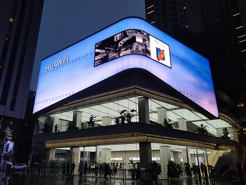 How to Choose the Price and Model of LED Sky Screen？